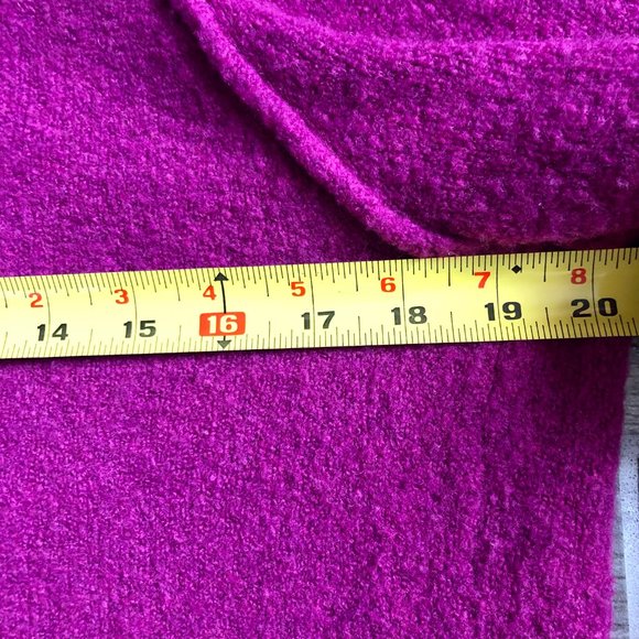 FREE PEOPLE - LASSIE FUSCIA OVERSIZED PULLOVER SWEATER - Size Small - Picture 10 of 13